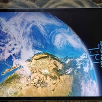 آيباد 12.9 نظيف جداً كما في الصورة السعر 750 للتواصل على الواتساب : 07...