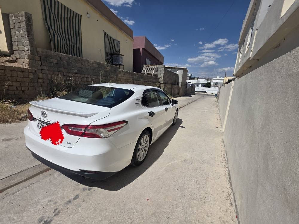 تويتا كامري ٢٠١٩ مواصفات le سيارة جاهزة على اخر حباية برغي نقص ماتلكه بيها تواير جدد طخم جديد كماليات فول باتمان مراوس مع نيسان التيما او كورلا من ٢٠١٦ الى ٢٠١٩  لون ابيض او سلفر فقط سيارة شرط تحويل سنوية ورقم جديد  للاستفسار ***********....*********** السعر ١٨٠ ورقة وبيها شوي مجال للطيبين زاخو, دهوك
