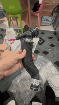 كوع ماء راديتر جيب كومباس ٢٠٢٣-٢٠٢٤ تيربوا محرك ٢٠٠٠ منتج جديد اصلي وك...