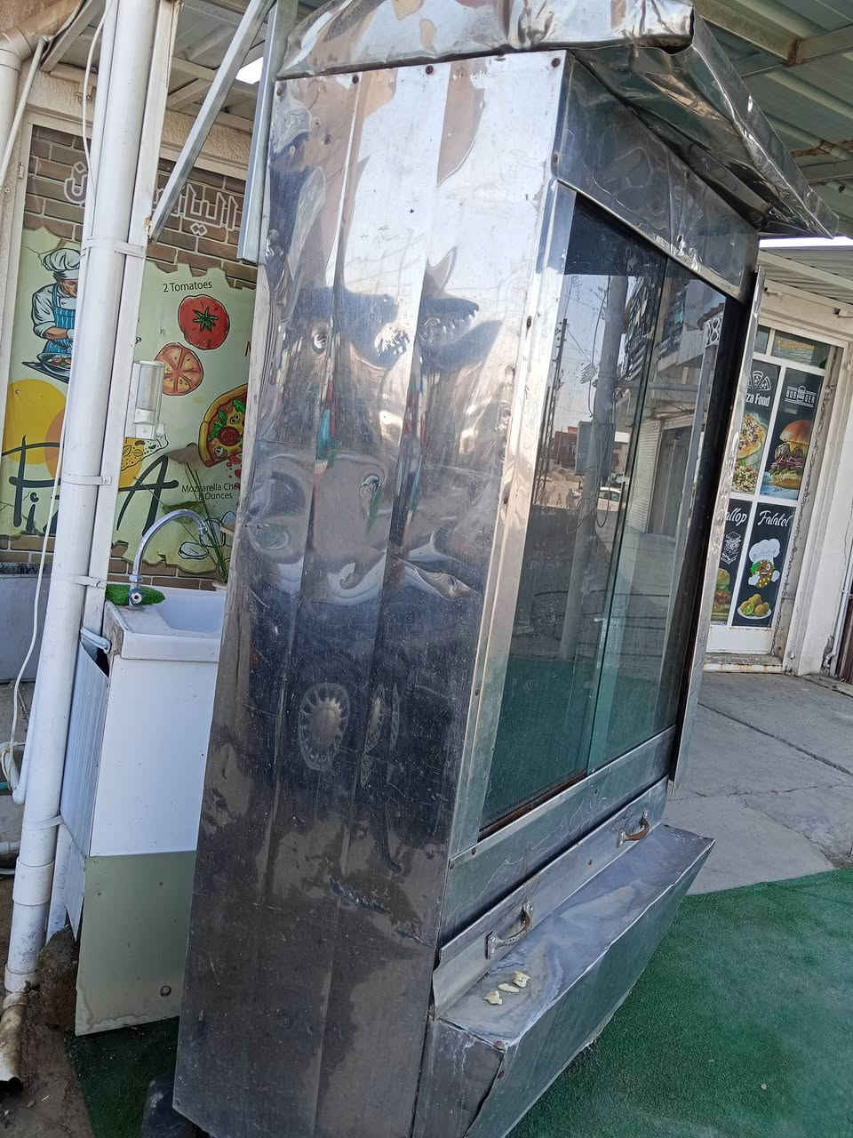 شوايه دجاج البيع السعر 300وبيها مجال شغاله شرط الشغل اتصل ودلل***********
