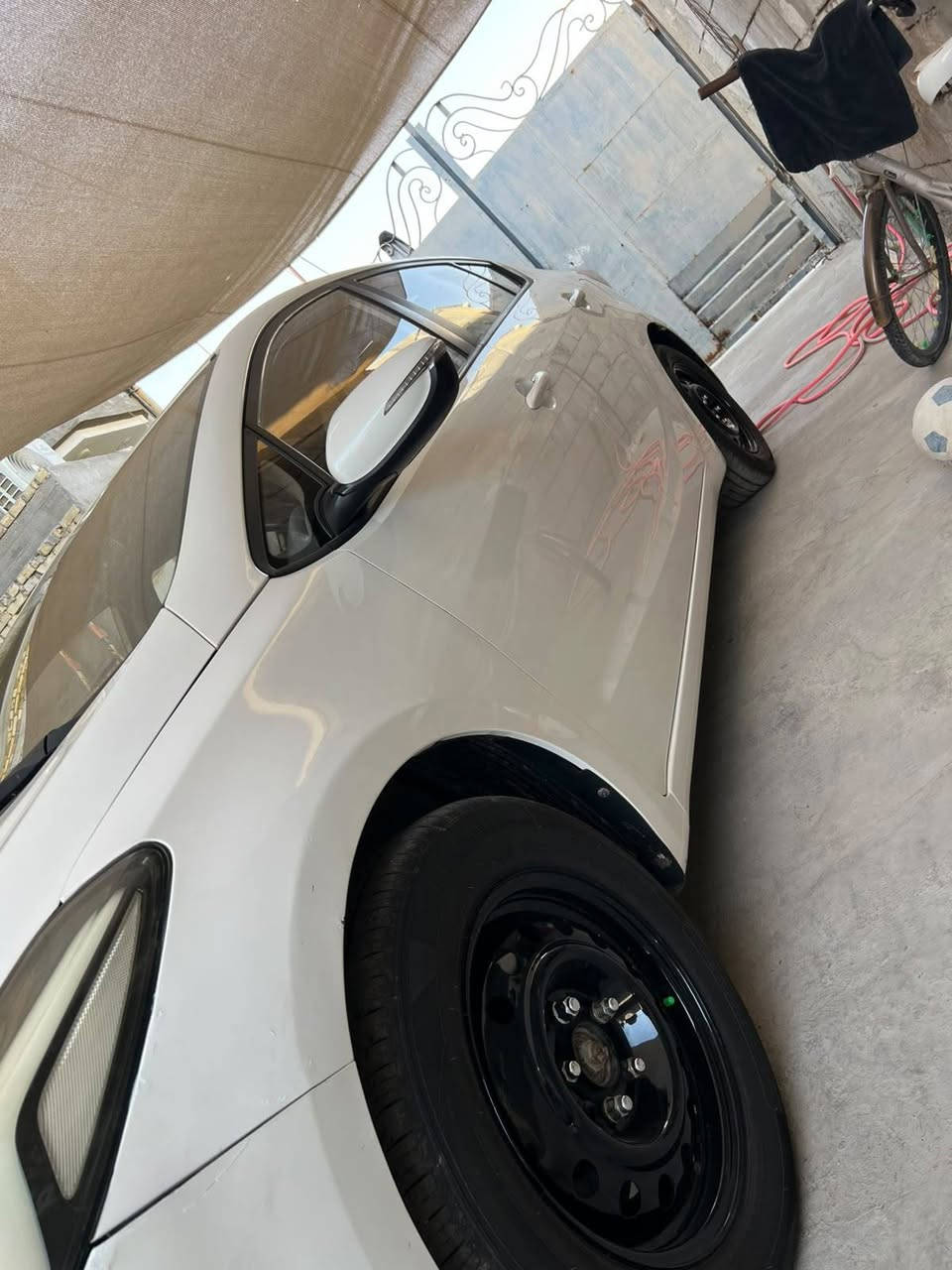 سلام عليكم كيه سيراتو 18 سياره بيه بارد بل مدكر امامي اليسر شبر سياره جاهزه تخم تاير جديد قبل سبوع شادهن مغلفه ارضيه والكشنات كير مكينه حداده تبريد ثلج سياره ماشيه 107 رقم اربيل سنويه منتهيه بسم شركه مكان سياره البصره ***********/////سعر 125///وبيه مجال
