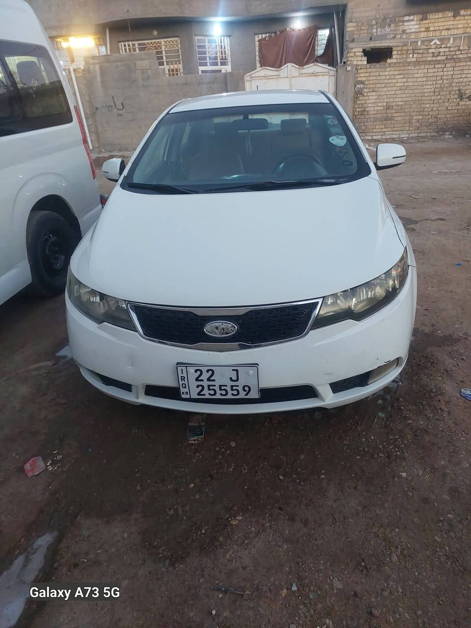 السلام عليكم سيراتو موديل ٢٠١٣ بيه ٣قطع صبغ بدون دواخل ميكانيك جاهز من كلشي الشراي يتصل***********
