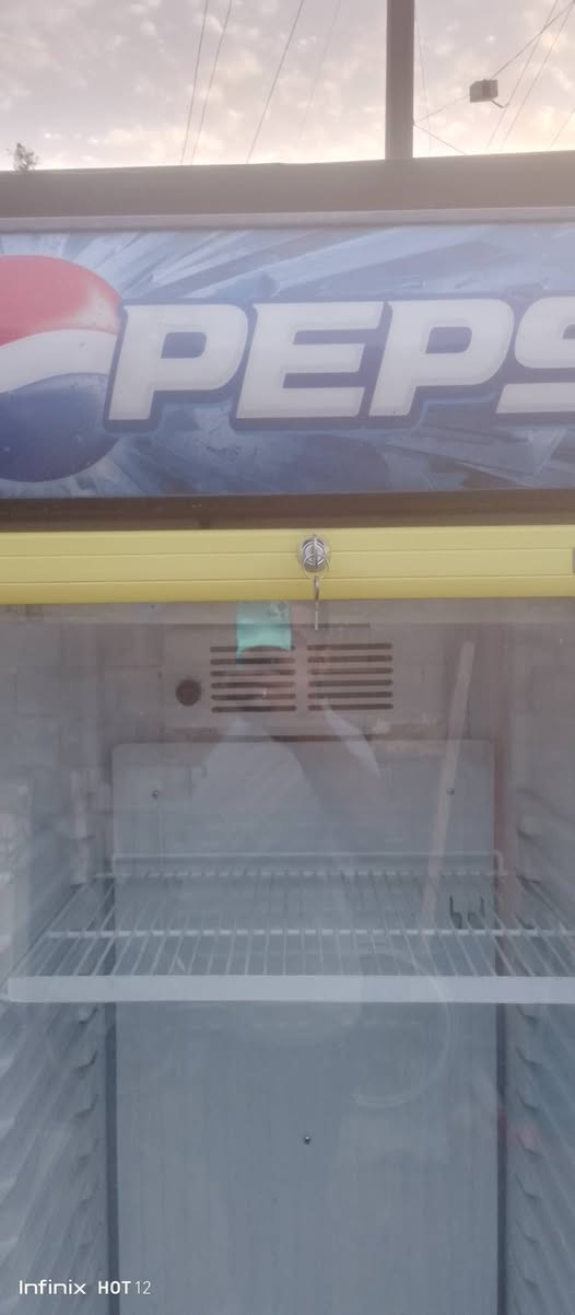 السلام عليكم 
عارضه نضيفه جدا بدون صيانه 
***********
السعر 250
بغداد تقاطع الكياره
