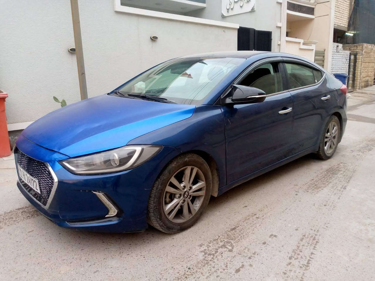 النترا موديل 2017 محرك 2000دوش رقم بغداد الجديد الانكليزي  تبديل جاملغ امامي فقط بدون دواخل وصبغ قطعتين والسونار مرفق مع الصور تخم تاير جديد. شاشه وكامره خلفيه وتحكم ستيرن جهتين و انظمه قياده السعر 115 وبيهه مجال بسيط مكاني الغزالية الاتصال***********
