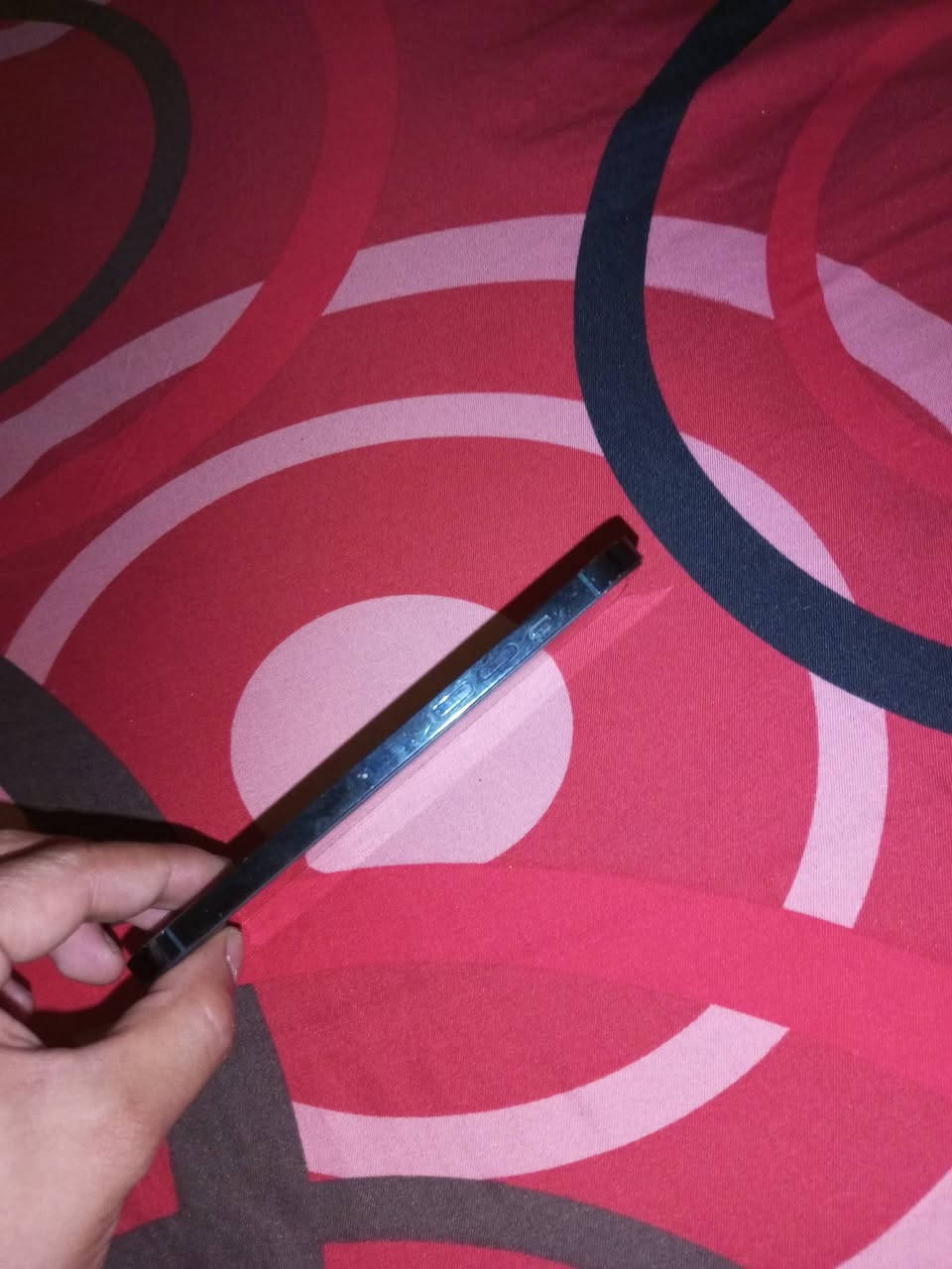 13برو ماكس ذاكرة ٢٦٥ بطارية ٩٩ مبدل بي شاشه و كامرة فقط كلشي موضح بل صور فيس ايدي شغال الجهاز بي هاي الضربه ممئثر ع لمس شغال طبيعي بيع او مراوس 
*********** وتساب بغداد
