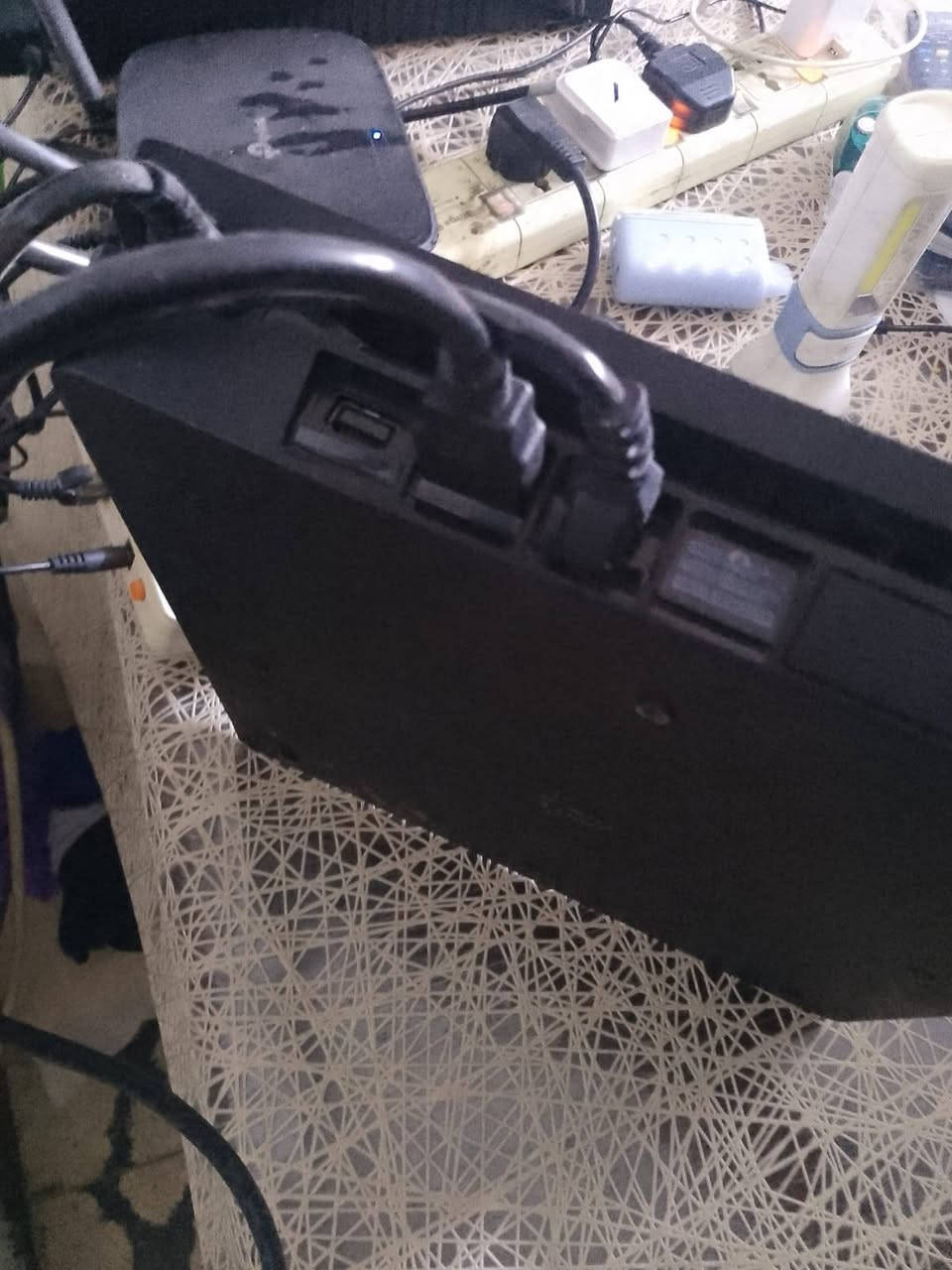 بلي فور نضيف مامفتوح و مايتهكر نضامه ١٣ و نضيف كلش بي يدتين و ملحقاته كامله السعر 170مكاني بغداد حي الجامعه الرقم ***********
