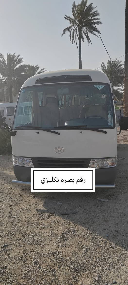 سلام عليكم 
كوستر مديل 2014
مكفوله من كصه وتبديل 
بيه صبغ الذراع فقط 
مكينه وكير اكسن حداديه خير من الله
وركه اضافيه سياره جديده وضع شركه
مكان سياره كربلاء ***********
