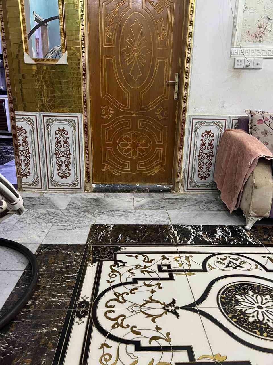 سلام عليكم 

بيت زراعي  للبيع

بناء درجه أوله البيت يباع معه الأثاث كامل 

سعر البيت معه الأثاث [٧٠] وبيه مجال قليل 

مكانه البدعه طريق الساده قريب عله بانزين خانه البرغي  

مساحه ٥٠٠م 

مساحه البناء ٣٠٠م وباقي بيه مساحه ٢٠٠ م شاغر 

يتكون البناء من ديوانيه مطبخ صاله ٣غرف نوم وصحيات 

لاستفسار مراسلة الحساب أو الاتصال على الرقم 

***********
