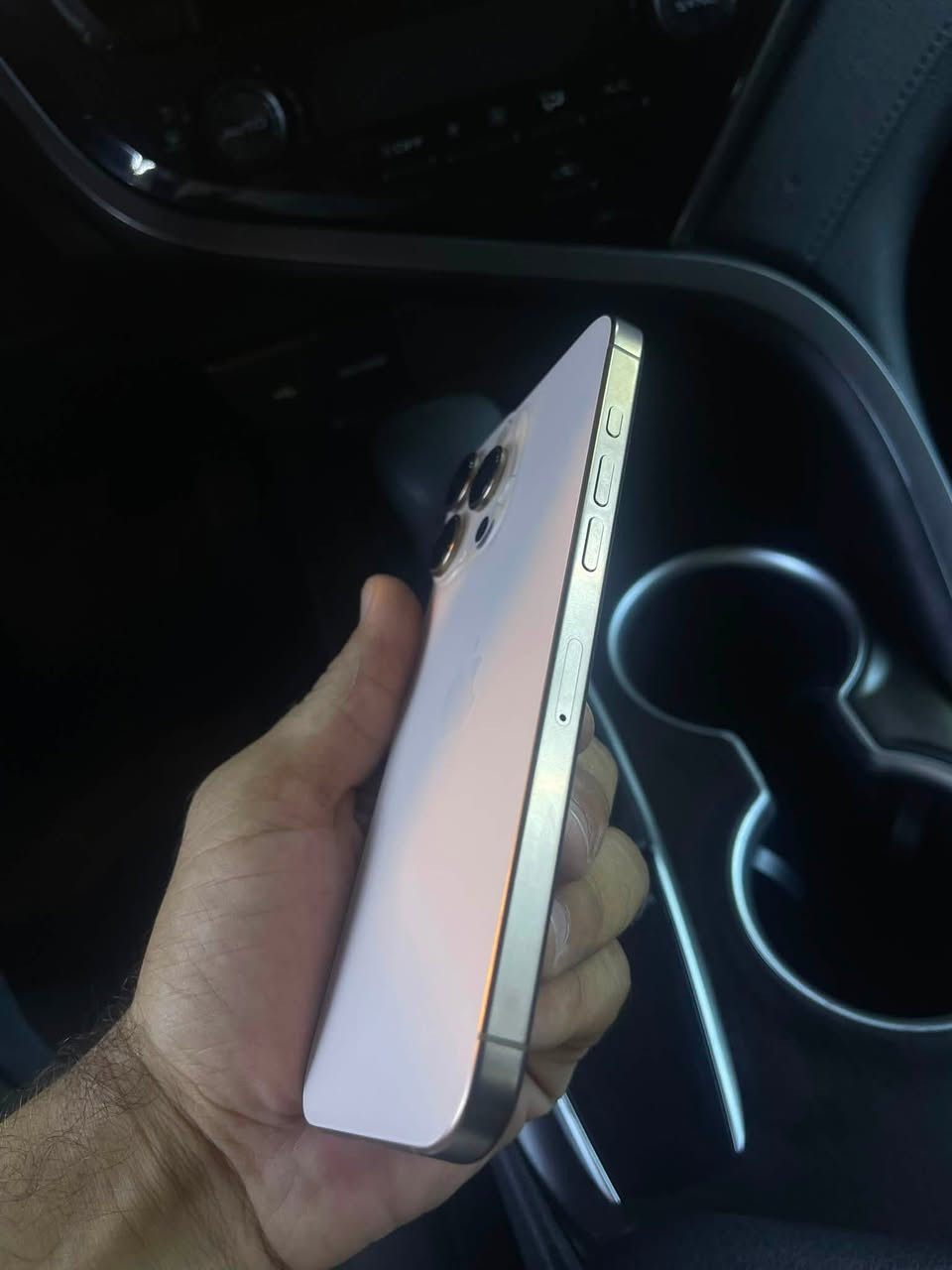 للبيع آيفون ١٦ نضافه ١٠٠٪؜ مستخدم قليل مع الكارتون
بغداد حي العدل 
***********  السعر ١٢٠٠  مليون و٢٠٠
