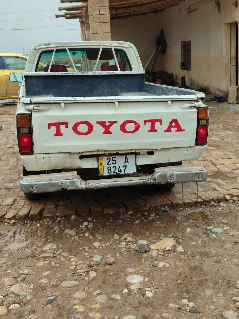 السلام عليكم بيك اب موديل 1980 نضيفه كير محرك شرط بطاقه بانزين رقم دولي جديد كهربائيات شقاله المكان كركوك العمل الشعبي للستفسار  التصال على الرقم ***********
