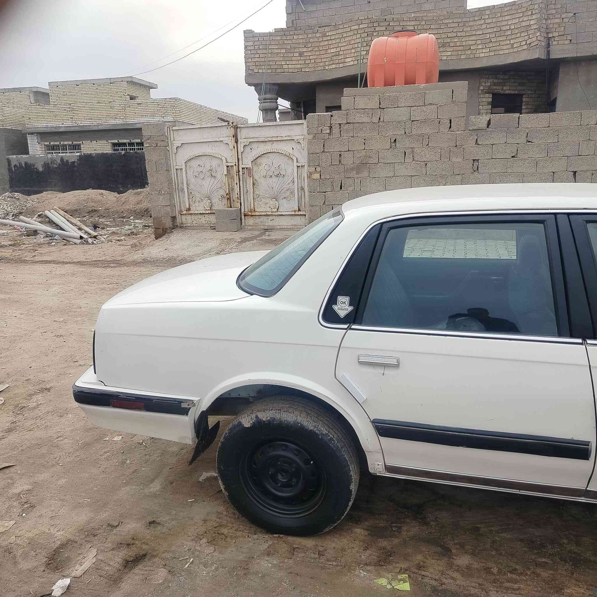 السلام عليكم للبيع اولدز موديل 90 سيارة جاهزة كير مكينة كله بلادي حدادية تبريد شغال منضومة زنون سيارة من ايدك للشارع ما نقصها اي شي مصبوغة عام جمالية فقط السعر 48 بيها مجال بسيط حگ الجية للاستفسار ***********
