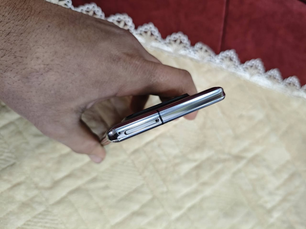 السلام عليكم
جهاز دوكومو  كواست شارب 6
صناعه ياباني  معرب بل كامل 
بطاريه5000 ملي امبير 
معالج  قوي 888
ذاكره  128    الذاكره العشواءيه  12
الشاشه  تدعم  240 هيرتز   
سعر 225  وبي مجال  بصيط  
شاشه من حنيه 
***********
