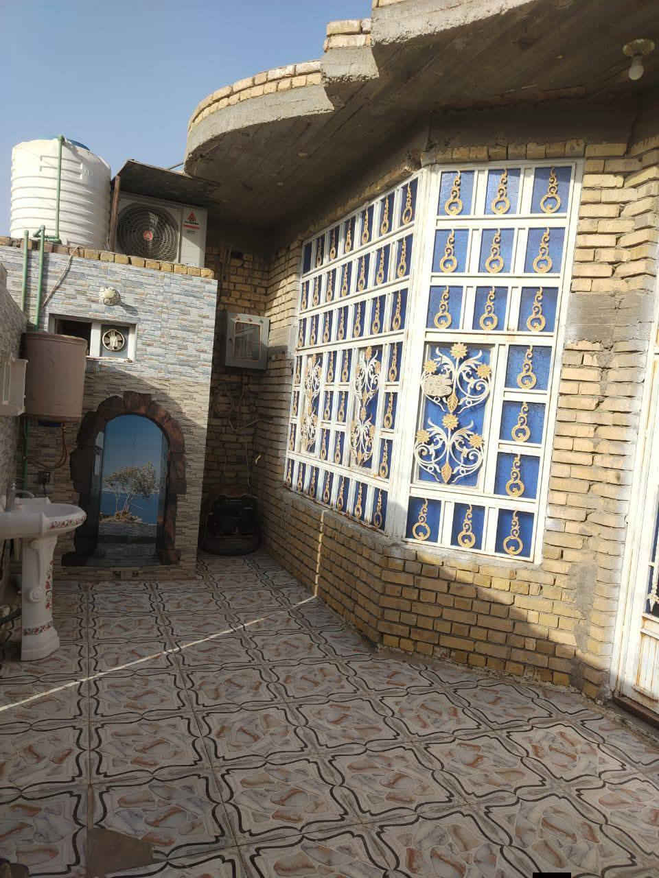 بيت للبيع مطلوب مبادرة
وابيع عله المبادرة
طابو لمكان سوق الشيوخ
حي العسكري خلف مدرسة تونس
المساحة 200
البناء طابوق
يحتوي على غرف 2
واستقبال 
وصالتين
ومطبخ
ومجمعات صحية داخليه و خارجيه
ومناور 2

للاستفسار هذا رقمي
***********
