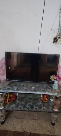 شاشة بلازما حجم ٤٣ شكل جديد استعمال قليل سعر ٤٥٠ بيهة مجال رقم هاتف 07...