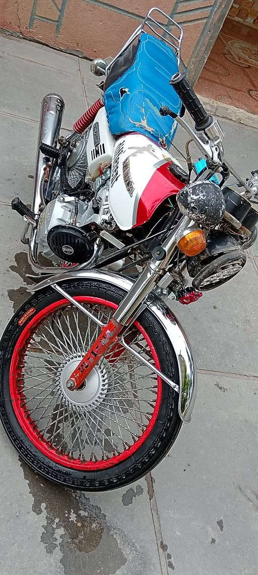 دراجه زنجيل للبيع،  كلك 2020
الحالة: المحرك (نظيفة جداً)، الظهر والشاصي سليم.

​النظافة: الدراجة جاهزة من كل شيء، طك هندر وطلع، كهربائيات كاملة.

​الإطارات: (جديدة/نظيفة).

​

​السعر:

​[450] (بيه مجال للشراي).

​المكان:

​ذي قار - الشطرة.

​للتواصل:

​المراسلة على الخاص أو الاتصال برقم: [***********].
