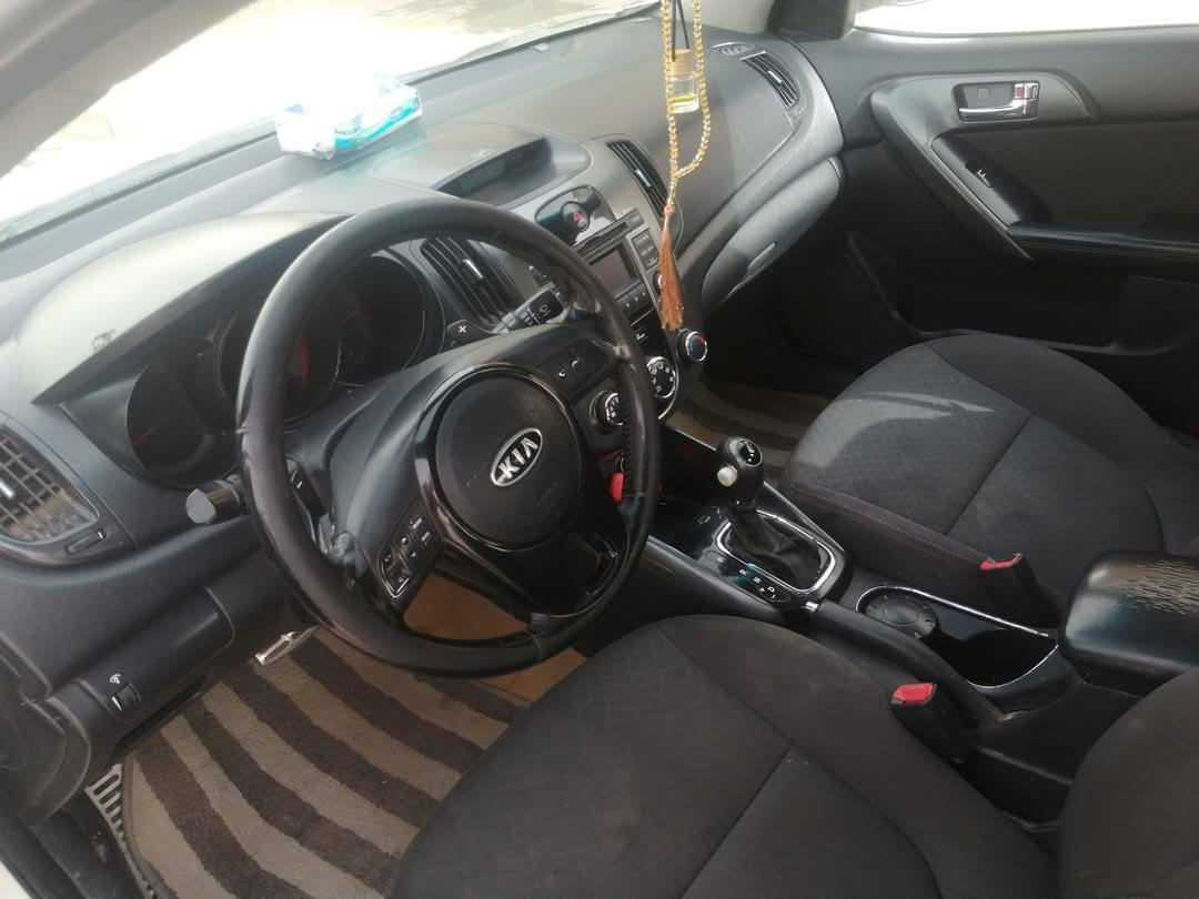 السلام عليكم
سيراتو ١٣ اربيل للبيع مكاني الديوانيه
محرك ١٦٠٠ دوش
فول مواصفات
حداديه جديده
تبريد ثلج
#السعر100 وبي مجال
مكاني الديوانيه


**إذا كنت صاحب هذا الإعلان وتريد حذفه لأي سبب، رجاءا أرسل رسالة إلى الدعم الفني**