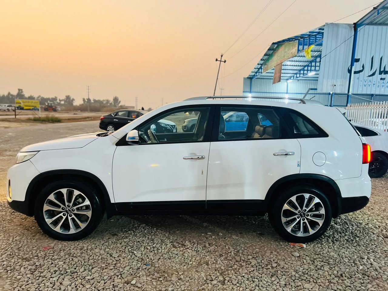 السلام عليكم 
سورنتو 2015 خليجي 6 سنلدر فول مواصفات بصمة تشغيل +بصمة ابواب كشن كهربائي سياره جديده كلش مكفوله ماشيه 140 الف 
7 راكب
رقم بغداد دولي سنويه مجدده 2030 مشروع وطني بأسمي
السعر 193وبيها مجال بسيط
العنوان بابل 
***********
