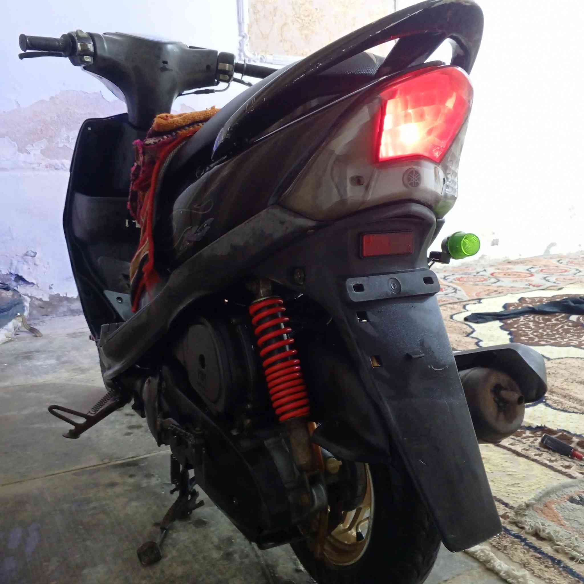 سلام عليكم دراجه للبيع ماكس عدله صاله شهرين نازله من رمبه بوشه 49بلاد دراجه صبانه ما ممدوده عليه سلف هندر مكاني ديوانيه سعر 850  للتواصل رقمي /***********
