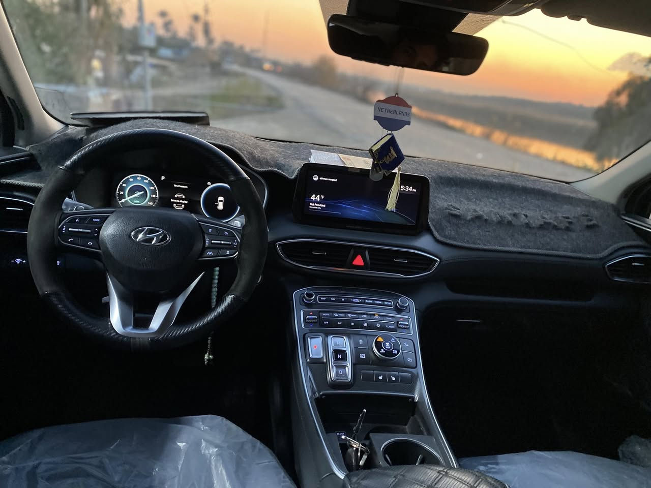 للبيع سنتافي 2021 امريكي مرقم بغداد حره 
السياره  فول موصفات شنو تريد بيه
ماشيه 63 ميل السياره 5 راكب سياره حلوه ونضيف 
السياره حادثه موجود بلصور 
مكان السياره (بغداد الدوره )
الموصفات
نوع السياره سنتافي 2021 
مرقم بغداد حره  
الموصفات 
كشنات تدفئة 
كشنات كهرباء كشن سائق  
بصمه 

تشغيل عن بعد 
بنراما 
شاشه ابل كار بلي 
 
عداد دجيتال 
حساس امامي خلفي 12 حساس 
رادر امامي خلفي 

نقطه عمياء 
لايت زنون 
بك لايت لد 
فول تحكم سترين 
محرك 2500 تيربو 290 حصان
نضام اوتو ستوب
اتو بارك 
تطي بريك عند عدم الانتباه 
شفتات سترين
مري واشاره
ويل كب 19 
بردات خلفيه
اشاره بل لد 
لايت دبل عدسه زنون 
مثبت سرعه 
قياده ذاتيه 
تحديد مسار
نضام اتو ستوب
اتو بارك
12 حساس 
رادر امامي خلفي جانبي
جام اتو
بردات خلفيه 
وبعد بيه هواي موصفات 
 
لمعرفة سعر اتصل *********** او خاص اوتساب
مكلف بلنشر
