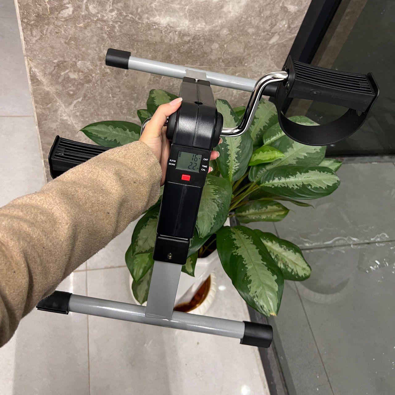 جهاز تمارين الساقين والذراعين

- جهاز تمرين للذراعين والساقين قابل للطي وخفيف الوزن سهل الحمل والتخزين 

شاشة عرض الكترونية LCD: شاشة عرض 4 وظائف تعرض وقت التمرين ، وعدد الثورات ، وعدد الدورات ، والثورات في الدقيقة (دورة في الدقيقة) والسعرات الحرارية المحروقة ، بالإضافة إلى وظيفة المسح الضوئي التي تعرض جميع القيم.

- عجلة مرنة تتميز بوجود حزام حولها يسهل عملية استخدامه 

- 5 مستويات يمكن التحكم بها لمقاومة حركة العجلة وكثافة التمرين عن طريق ضبط المقبض
 
- مصنوع من حديد عالي الجودة متين وآمن 

- يعزز الطابق السفلي الأوسع والهيكل الفولاذي الثقيل الاستقرار والدعم أثناء ممارسة التمارين الرياضية

- يستخدم لتمرين الذراعين والساقين في المكتب أو المنزل لتقوية العضلات أو تخفيف التوتر

- الابعاد : 48.5 * 36 * 33 cm موصل, نينوى


**إذا كنت صاحب هذا الإعلان وتريد حذفه لأي سبب، رجاءا أرسل رسالة إلى الدعم الفني**