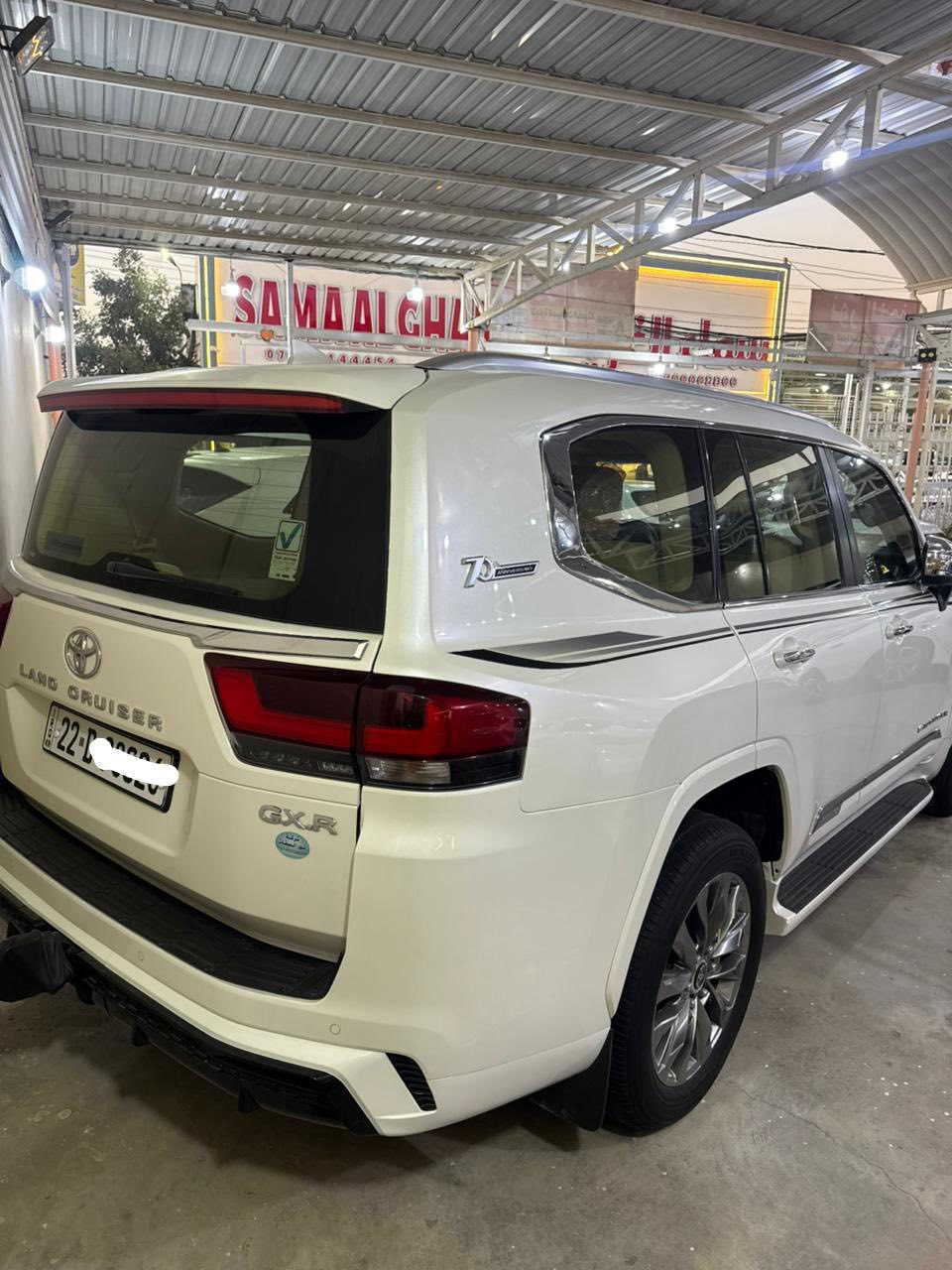 سلام عليكم
لاندكروز GXR تطبيق شركة فطيم 
محرك 4000 V6
موديل 2022 
مكفولة من صبغ وتبديل وبارد 
رقم اربيل باسمي تحويل او وكالة 
مواصفات 
ثلث شاشات 
سلايت 
رادار امامي + انحدار 
اربع كامرات 
نقطة عمياء 
كشنات اثنين كهرباء 
شغال بعد 
كشنات جلد 
جنطة كهرباء 
حساس امامي خلفي
شغال بعد بلادي
فتحة سقف  
بصمات اثنين
***********
***********
