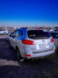 بسم الله الرحمن الرحيم . للبيع هونداي سنتافي موديل 2008 سعر 125 امريكي...