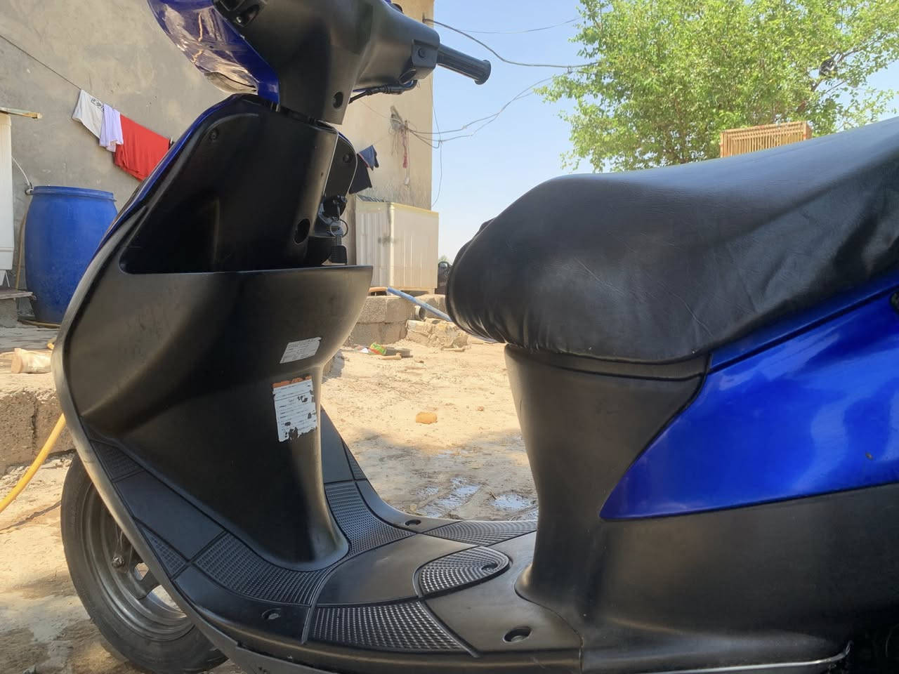دراجة سازوكي محرك ناعم سلف كهربائيات شغاله كلها ب ٣٥٠ و بيها مجال ***********
