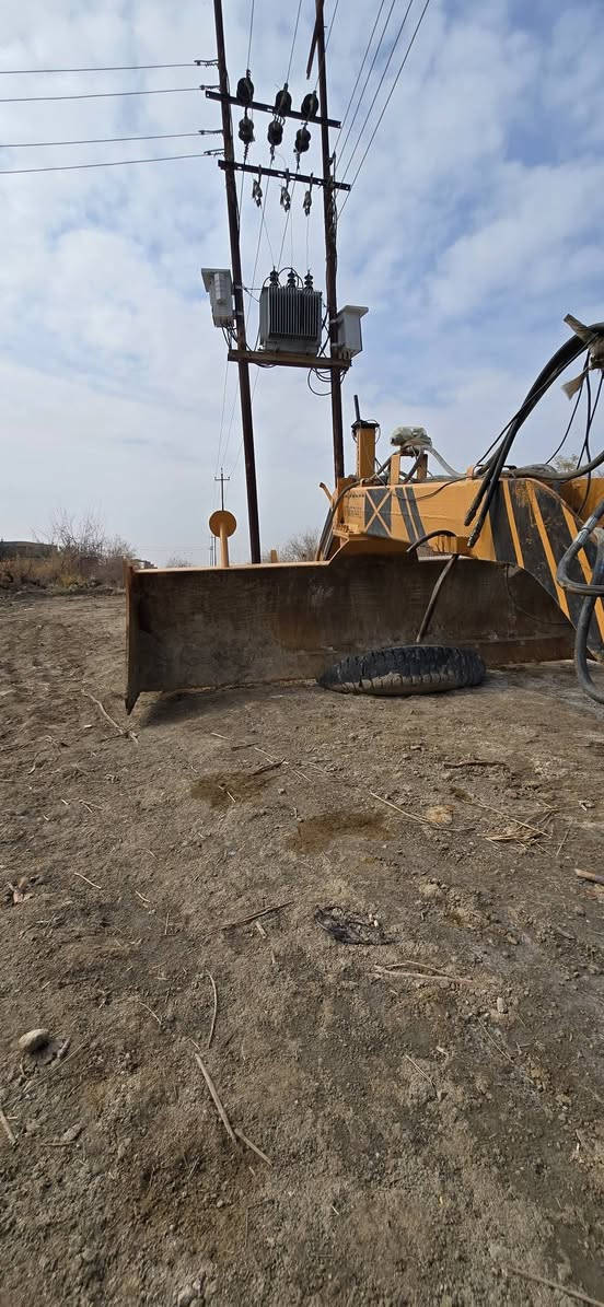 السلام عليكم معدلان ٣متر التاير حجم ١٦عالي وشكله تركي جك صفح عربانه مكفوله يعني تشتري شغله جاهزه مكفول وجاهز مشتغل موسم واحد ويا جهاز GBSمن شركه الكاطع تريده وحده تريد ويا جهاز وبل خدمه 
***********
***********
