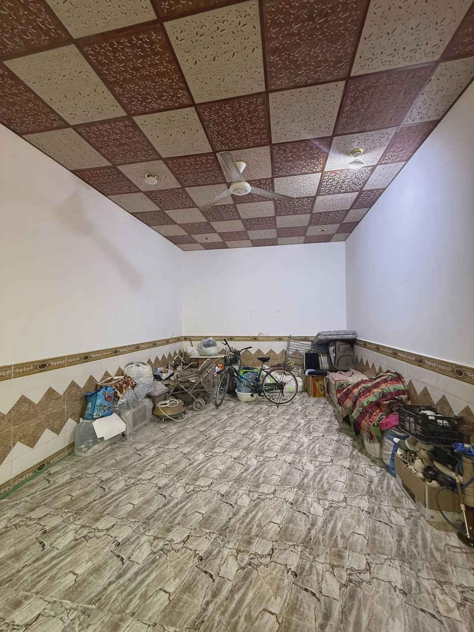 ألسلام عليكم ورحمة الله وبركاته

دار سكن للبيع طابقين بناء شخصي شقل درجه أولى 
مع لأثاث المطبخ 

موقع ممتاز مع توفر كافت الخدمات
شارع
تبليط 10 نضام مجاري أناره كهرباء ماء
مدارس جداً قريبه
المساحه 200م
محتويات البيت الطابق لأول
كراج  دوانيه  صاله  مطبخ
غرف منام 2 مجمع صحيات خارجي وداخلي

محتويات طابق الثاني
صاله واسعه   مطبخ  غرف منام عدد  3 وصحيات

نوع العقار طابو ملك صرف تحويل سهم بأسم المشتري

العنوان أبي الخصيب طريزاويه قرب شارع الوصطي يبعد عن شارع الوصطي ٥٠ متر

سعر 150 مليون وبي مجال 

للتواصل ***********

