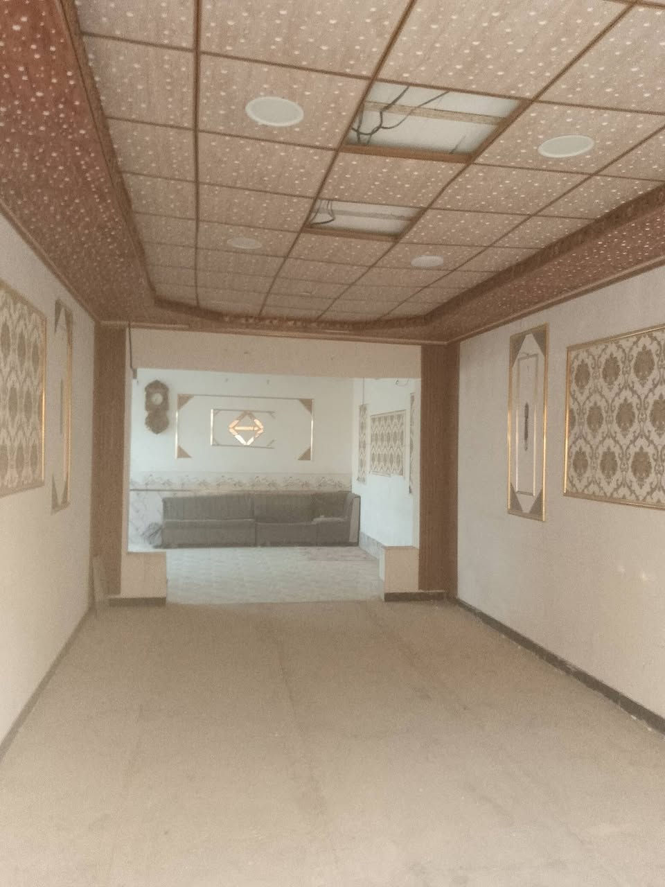 بيت مساحة 200 متر يحتوي على غرفة نوم عدد 2 وهول وستقبال ومسبح  رهن 15 مليون فقط العنوان الكوفه شارع ميثم التمار الصدر الثالثه فرع رقم 9
للستفسار ***********
