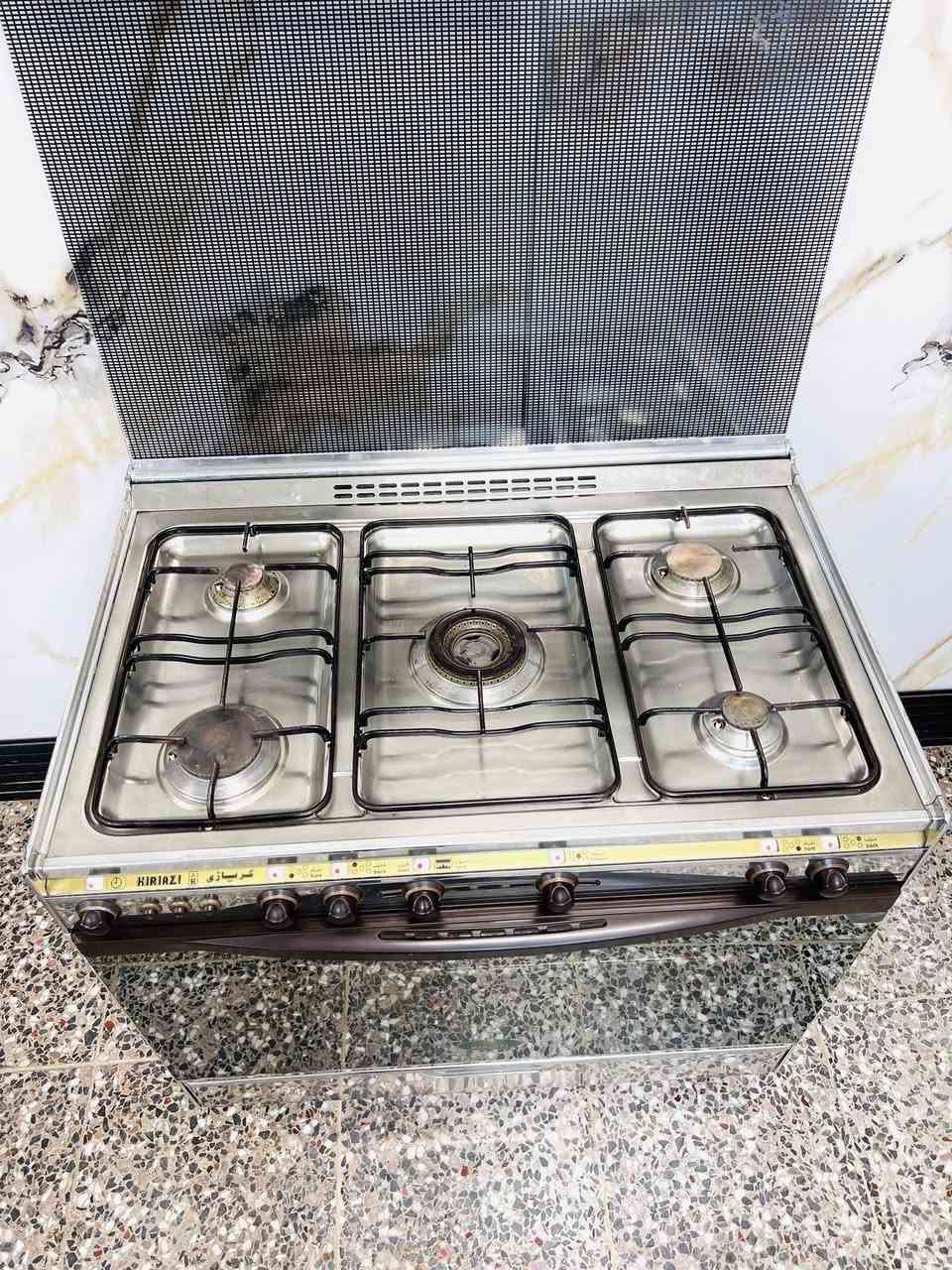 طباخ كريازي مصري الأصلي مستخدم قليل جداً الفرن ممستخدم العنوان الدوره حي الصحه ***********
