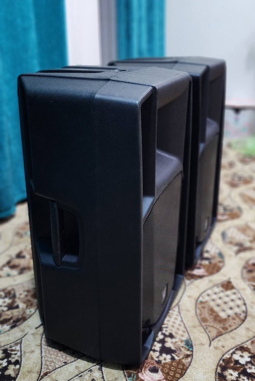 السلام عليكم سماعات rcf 725 اصلي للبيع مكاني نجف السعر ١٥ ورقة ***********
