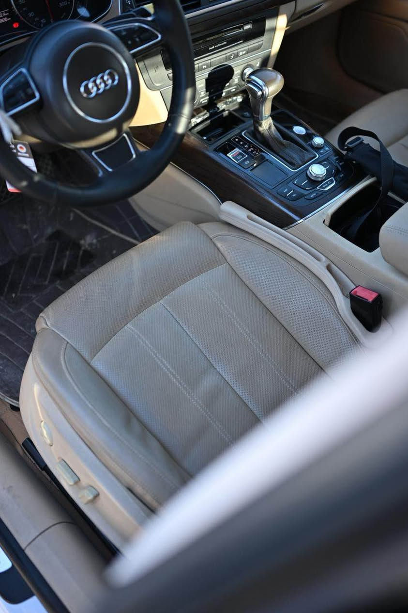 Audi a7 
V6 supercharger 3.0 liter 
فول مواسەفات قەپات
تێبینی مواسەفات زۆرە باس ناکری
مۆدێل ۲٠۱۱ 
گێڕ و مەکینەی نەکراوەتەوە با شەرت
تازە سێرڤس کراوە
بێ بۆیاخ بێ پارچە گۆرین
رەقەم و سەنەوی تازەیە
تەنها یەک بست کارتی هەیە
مەکینەیکی زۆر بەقەوەتو زۆر بە هەڵمەتە
نرخی ۱٤٥ گەڵا و مەجال
ژمارە موبایل تەنها واتس ئاپ و فایبەری لەسەرە
٠۷۷٠۱۷۲۲۲٦۸
*********** السليمانية, العراق
