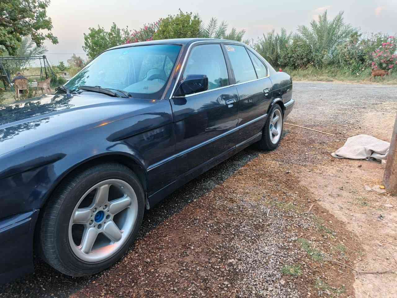 بي ام 525 كير عادي سياره مرتبه و حلوه مناقصهة ايشي كفاله كير محرك وكفاله من ضربه معمره سياره مكانه بغداد دوره سعر 60 و بيهة مجال رقم *********** بس خط ما متواجد واتساب
