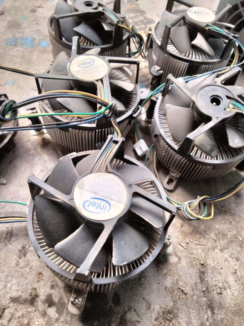 كمية عندي مفتوحة إذا ب جملة القطعه على 5 الاف وإذا مفرد القطعه ب 10 يوجد توصيل بغداد فقط 
*********** واتساب
