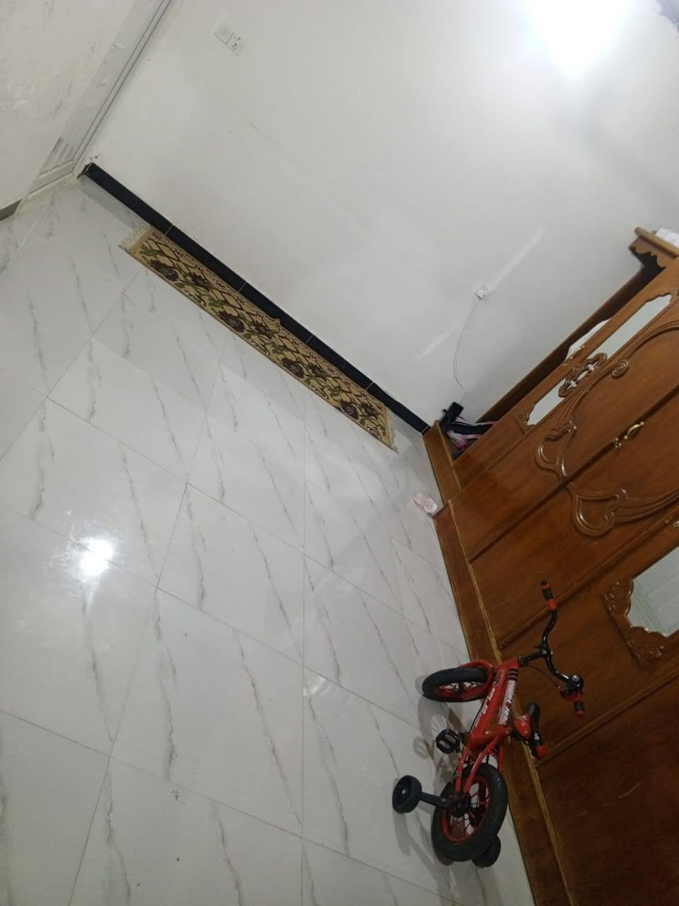 نص بيت بدور الشرطه 100 متر طابو صرف بااسمي نهاية الاربع سايدات المقابل شارع السيد
ترميم جديد عوزه مطبخ ودرج السعر 95


**إذا كنت صاحب هذا الإعلان وتريد حذفه لأي سبب، رجاءا أرسل رسالة إلى الدعم الفني**