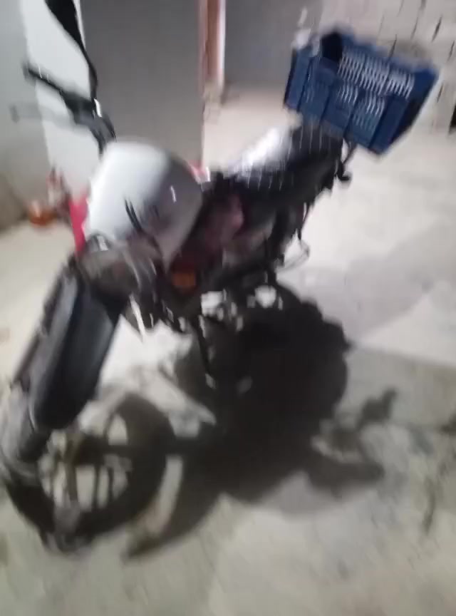 بوكسر موديل 18للبيع اوراق كامله 4كير مكينه مجفته لسعر 750لستفسار ***********لمكان تقاطع لوجهيه
