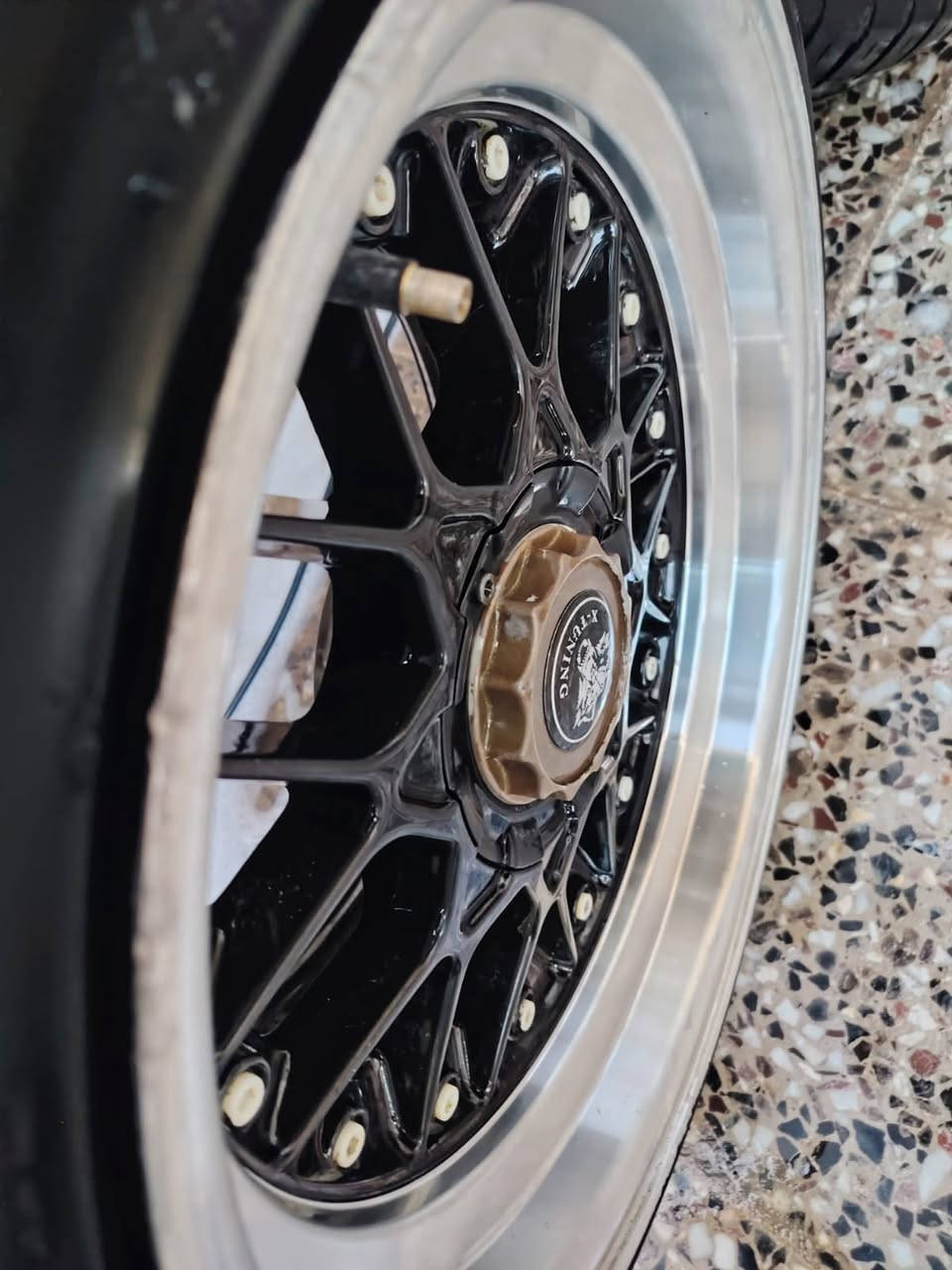 السلام عليكم تخم ويل حجم 16 تو سايز 4 ستد للبيع فقط نضيف وتايرات نضيفه وياله بس واحد بيهن تصليح بسيط جداً مكان الحسينيه سعر350


**إذا كنت صاحب هذا الإعلان وتريد حذفه لأي سبب، رجاءا أرسل رسالة إلى الدعم الفني**