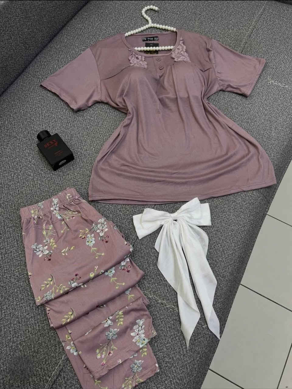 تراكات صيفيه نص ردن سعر القطعه ٨ اثنين ١٥ توصيل ٣ فقط


**إذا كنت صاحب هذا الإعلان وتريد حذفه لأي سبب، رجاءا أرسل رسالة إلى الدعم الفني**