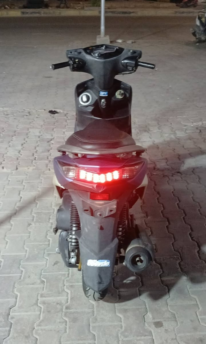 السعر مليون  محرك برغي ممفتوح بي ياباني ام الحساس المكان
شالجيه‎0773 577 7558 
مكلف بلنشر الدراجه ع ايدنه  من الرمبه
