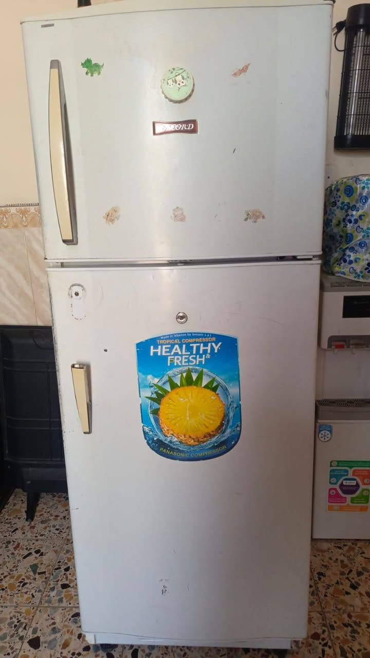 ثلاجه للبيع حجم كبير شغاله كلشي مابيها فقط زنجار قليل من جوه ماطور الاصلي السعر 175 وبيها مجال المكان بغداد


**إذا كنت صاحب هذا الإعلان وتريد حذفه لأي سبب، رجاءا أرسل رسالة إلى الدعم الفني**