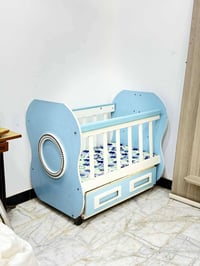 سرير اطفال • عرباتة