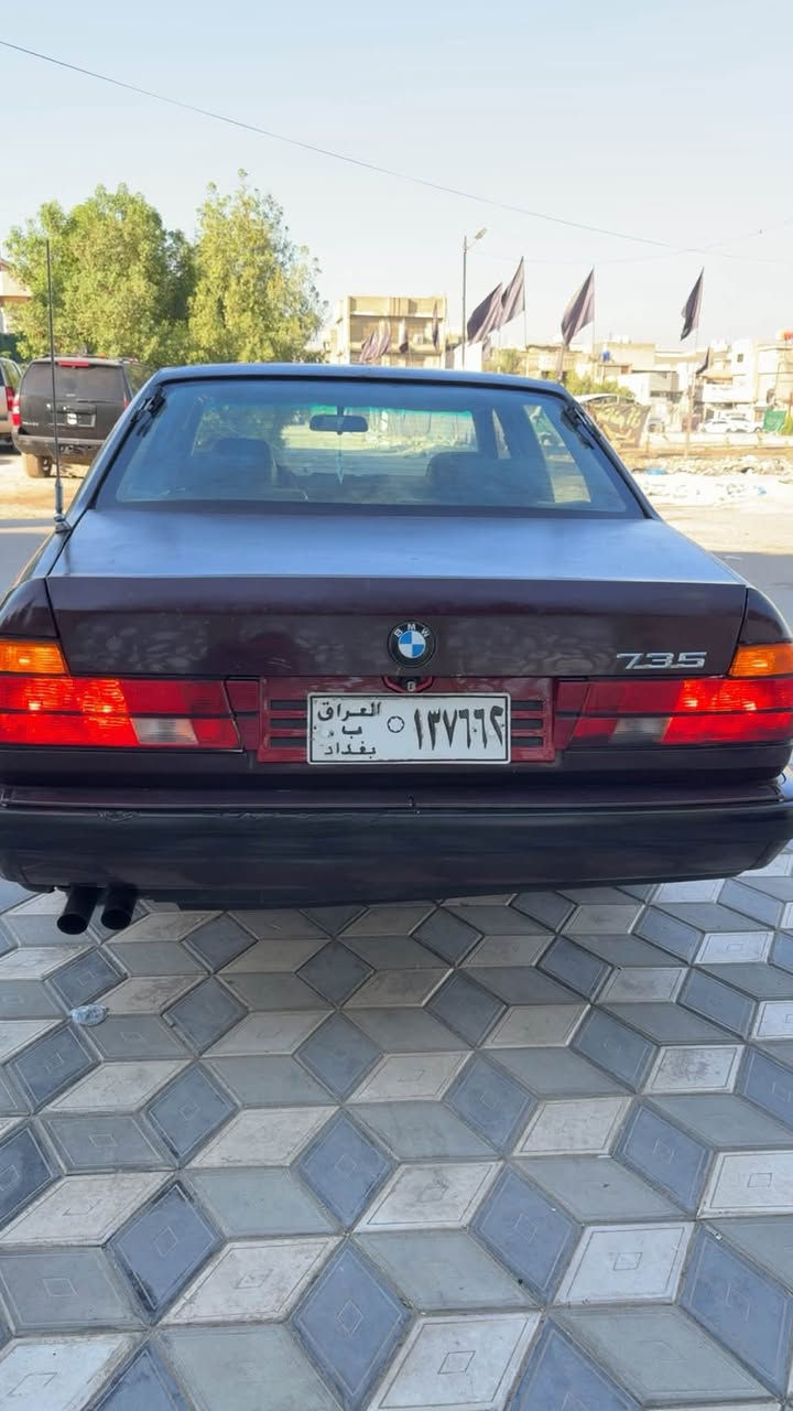 السلام عليكم سياره BMW حجم730 موديل 92 لون ماروني رقم بغداد السياره مكفوله من ضريه من كص محرك وكير وحداديه ومن كهرباىيات تخم تاير كفاله السياره اصولي لاكن ماندل راعيها الشركي واتكفل بجميع الاصوليات السعر 40وبيها مجال التواصل على رقم ***********عنواني بغداد البلديات بيع أو مراوسسسس
