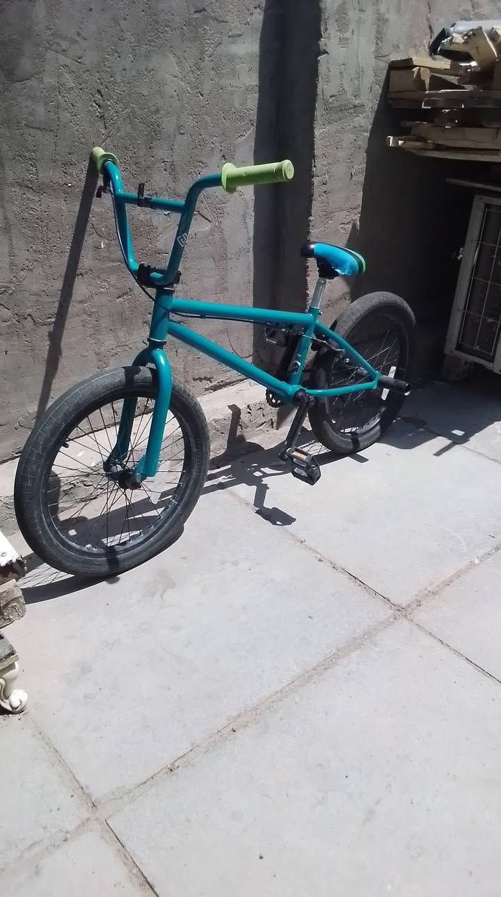سلام عليكم بايسكل BMX للبيع ابو الحركات فول مواصفات نظيف واستعمال قليل وماحفظ عليه جاهز وما يحتاج اي تصليح السعر 130 الف وبي مجال للإستفسار مراسله خاص ماسنجر


**إذا كنت صاحب هذا الإعلان وتريد حذفه لأي سبب، رجاءا أرسل رسالة إلى الدعم الفني**