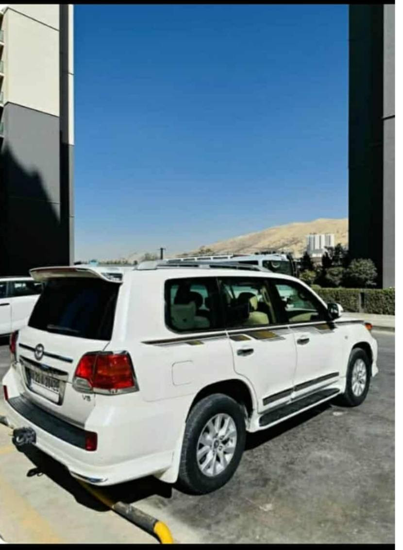 سەرتا بە ناوی خوای گەورە 
 توێتا لان کلۆزەر مۆدێل 2009GXR
گۆڕاوە بە 2014 نمونە لە جوانی بێ بۆیاخ سەنەوی تازە تا 2030 چوار تایە لۆک مەکینە گێڕ تەوقەو ڕەقە تەحویل وەکالە وغەرامە هەمووی بەشرت 163هەزار ڕۆشتوە   وەسفی ناوێت نازارە لە جوانی *********** میکینەی تازە تەشیفیتە 15گەڵای لێ دراوە کامل جائیز  جوابی کۆمێنت نادەمەوە تەلە فۆن بۆ ساحێبی بکە نرخ 280گەڵا تۆزێک مەجال حلبجة, السليمانية
