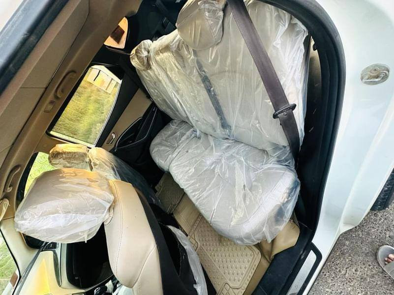 سلام عليكم ورحمه الله وبركاته
سنتافي 14
رقم بابل الماني سنويه 2026
ماشيه 180
فول مواصفات 
بصمه بنرامه كشن جلد 
مكينه 6
بردات خلفيه 
هواي بيهه مواصفات 1ع1
السياره جاهزه وخير من الله 
ستخدام شخصي 
السعر 185وبيهه مجال 
الاستفسار ***********
