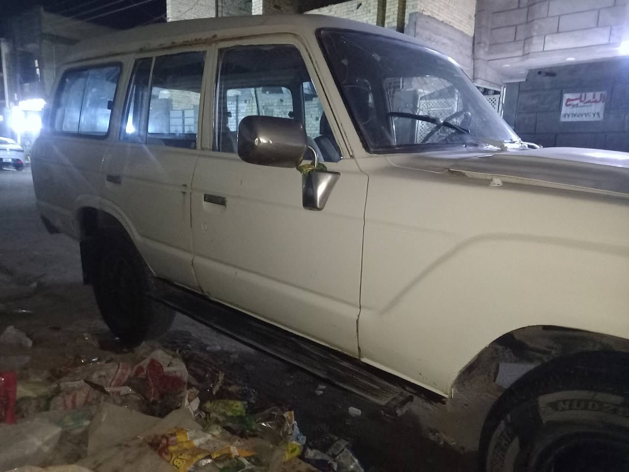 سلام عليكم/لاندكروز للبيع رقم  انبار  موديل 81 رايدها 14 ورقه سياره صبغ جديد دوشمه وارضيه جديده مكينه تبخر كير اكسل خير من الله راعيها ماندله /اتصل علا راعيها اني مكلف بنشر عنوان بغداد  معوقين ***********
