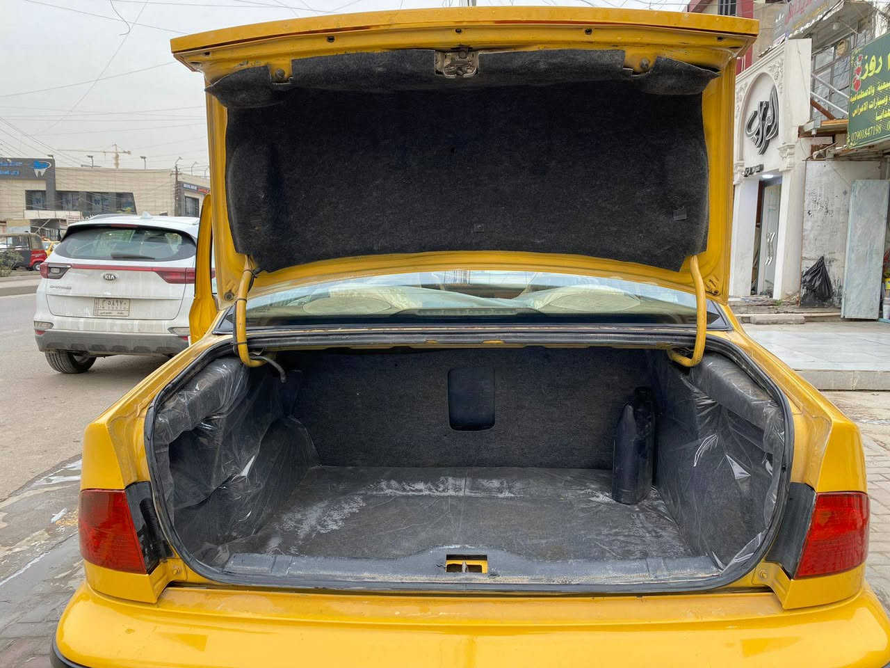 سلام عليكم  سيارة سمند ٢٠١٢ كرستال ناطقة  سويج عدد ٢ جهاز انذار بيها كفالة عامة سنوية ٢٧ ماناقصها شي من ايدك للشارع السعر ٤٦ العنوان بغداد الرصافة الاتصال ***********
