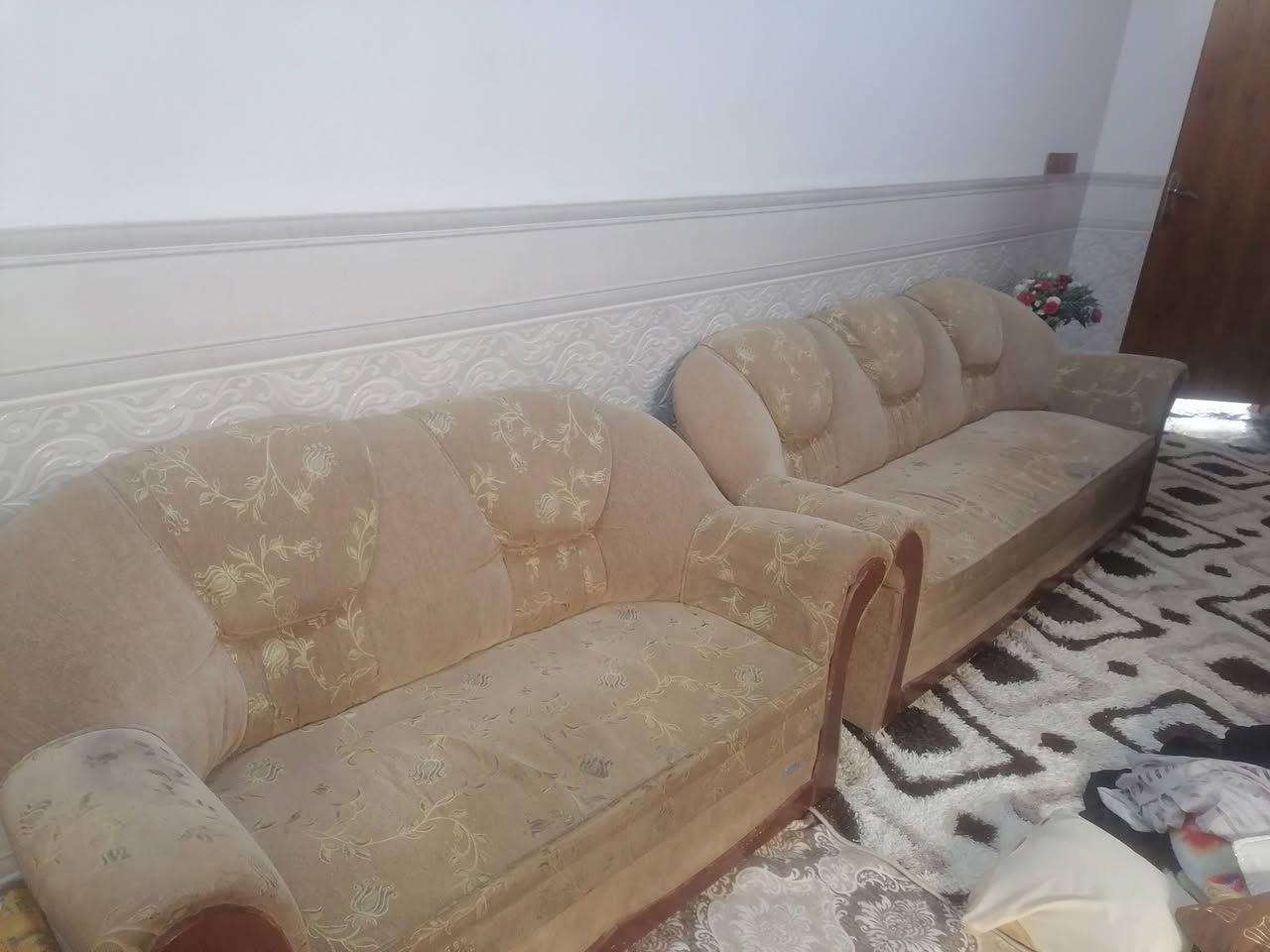 سلام عليكم
للبيع تخم تركي درجه اولى ١٠ مقاعد للبيع سعره ٢٥٠ سنيه الاتصال على الرقم ***********
