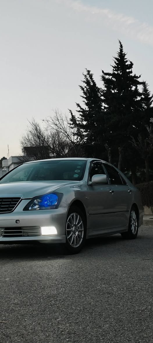 شاهینە
٢٠٠٥ سلڤەر گچکە بە گچکە ئەتلەتی سپۆرت لایت ڕەش 
٣دووگمە ناو رەساسی بێ دووکەڵ
 
گێر مەکینە بەشەرت سەقف بەشەرت 
کامێرە 
کامل مەسرووف گزۆزی سپۆرت 
سەوداش دەکەم بە ئەڤانتی 
***********
44 نرخ معامەلە
